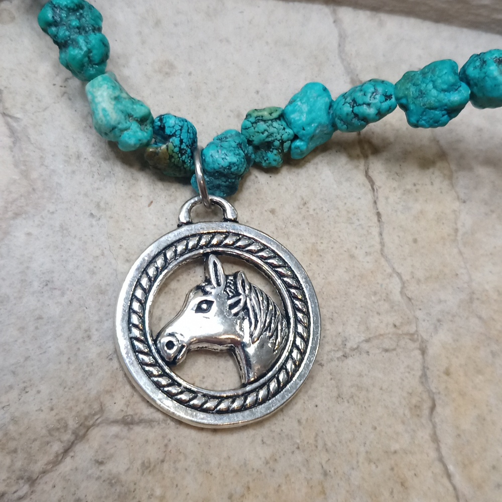 Turquoise necklaces with horse head pendant South Western - Picture 3 of 5